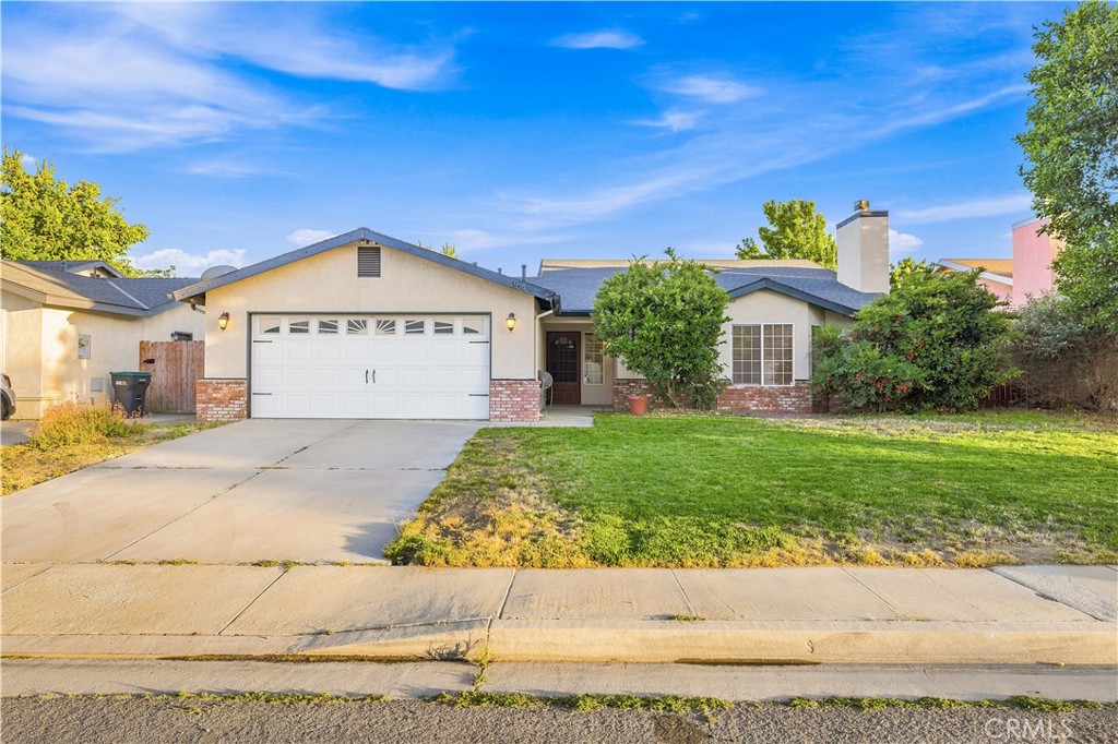 364 Pepper Property Photo 2
