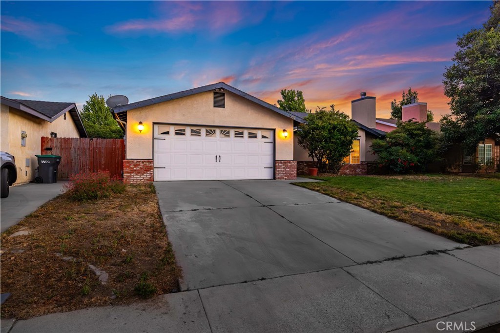 364 Pepper Property Photo 3