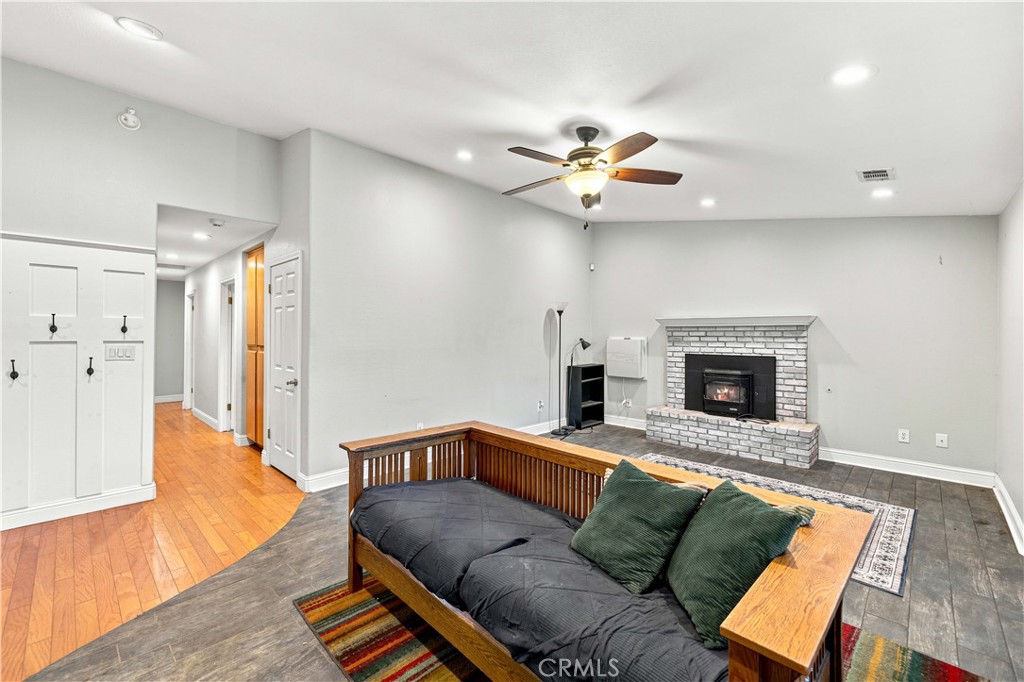 364 Pepper Property Photo 10