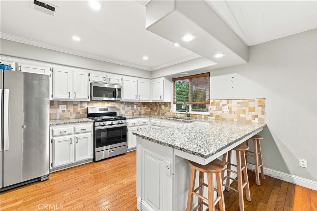 364 Pepper Property Photo 13
