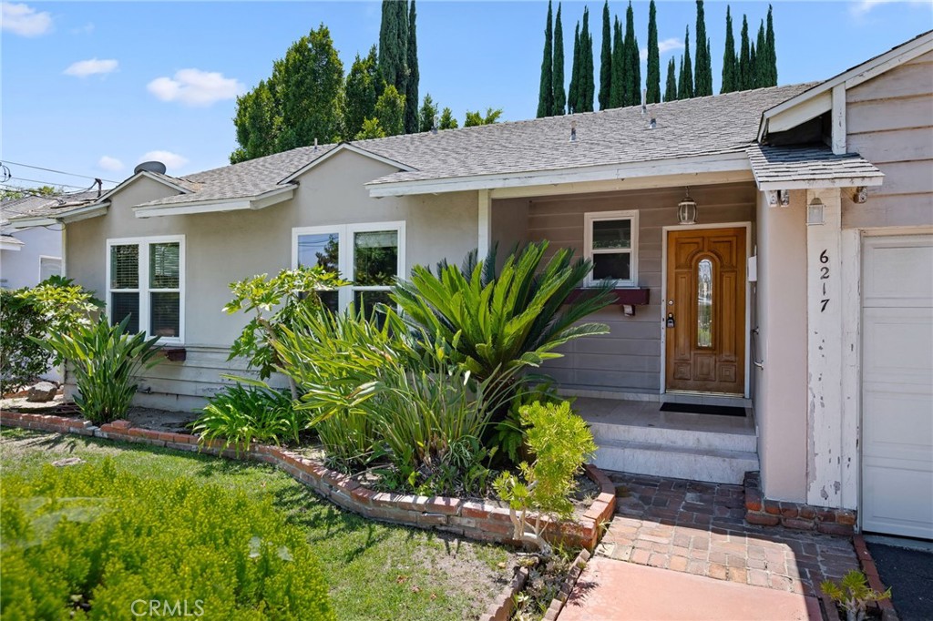 6217 Van Noord Avenue Property Photo 2