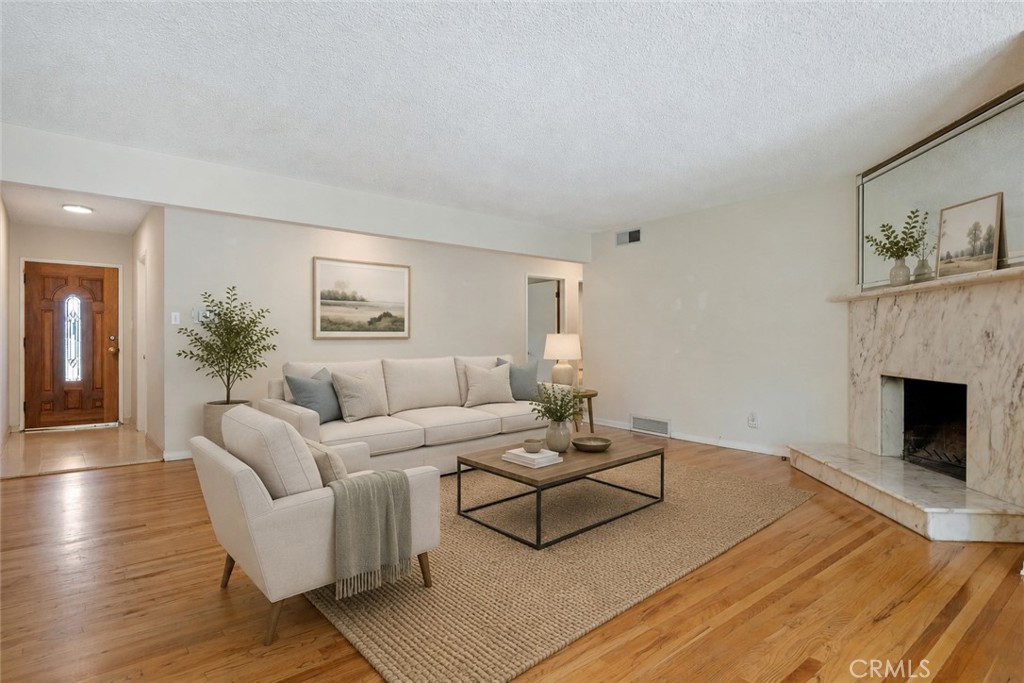 6217 Van Noord Avenue Property Photo 5