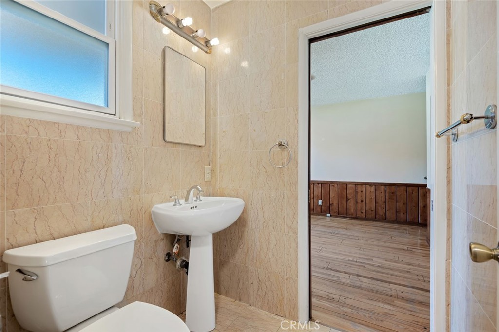 6217 Van Noord Avenue Property Photo 12