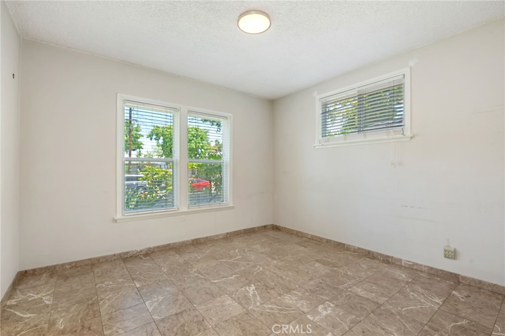 6217 Van Noord Avenue Property Photo 14