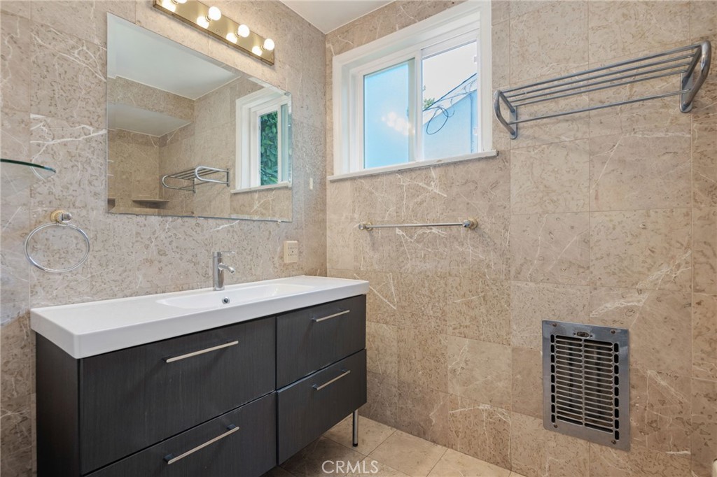 6217 Van Noord Avenue Property Photo 15