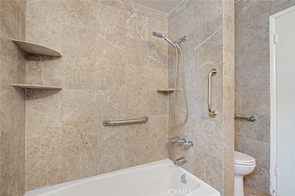 6217 Van Noord Avenue Property Photo 16