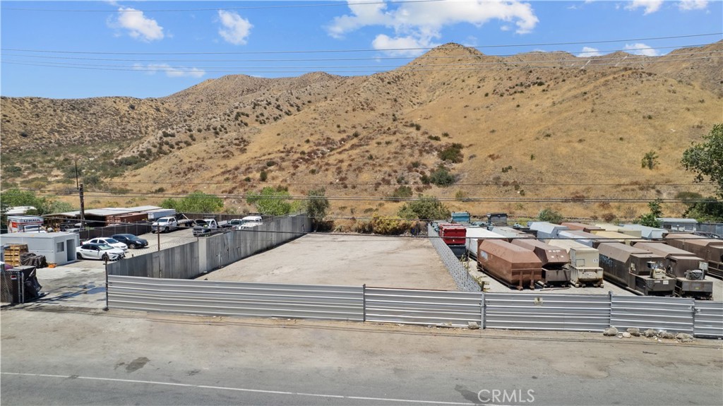 99999 Sierra Highway Property Photo 1