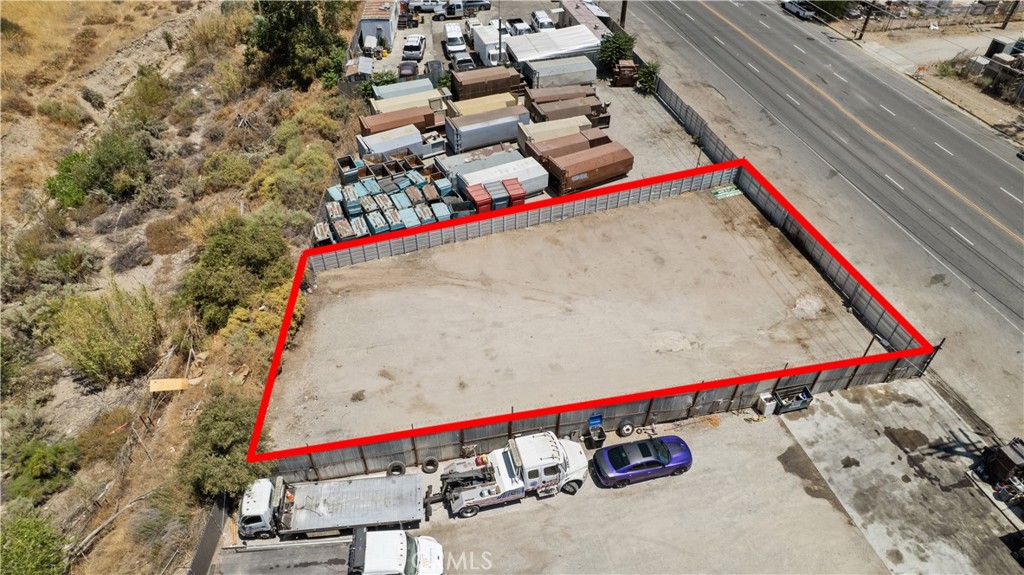 99999 Sierra Highway Property Photo 5
