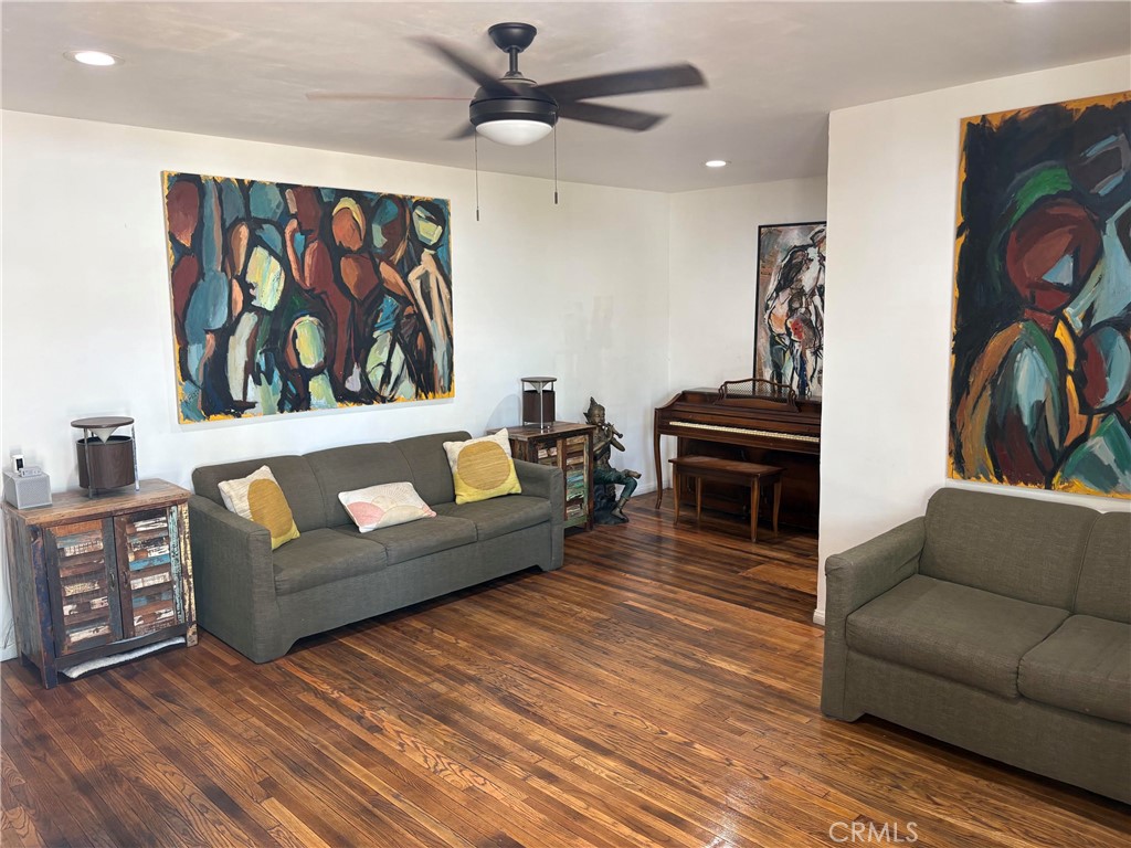 8441 Rincon Avenue Property Photo 4