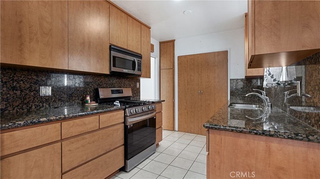 5274 S Slauson Property Photo 8