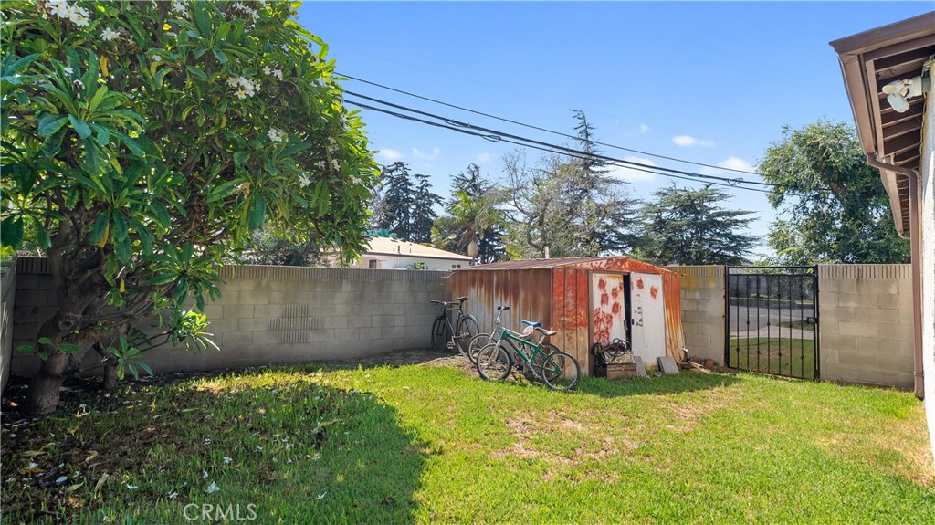 5274 S Slauson Property Photo 22