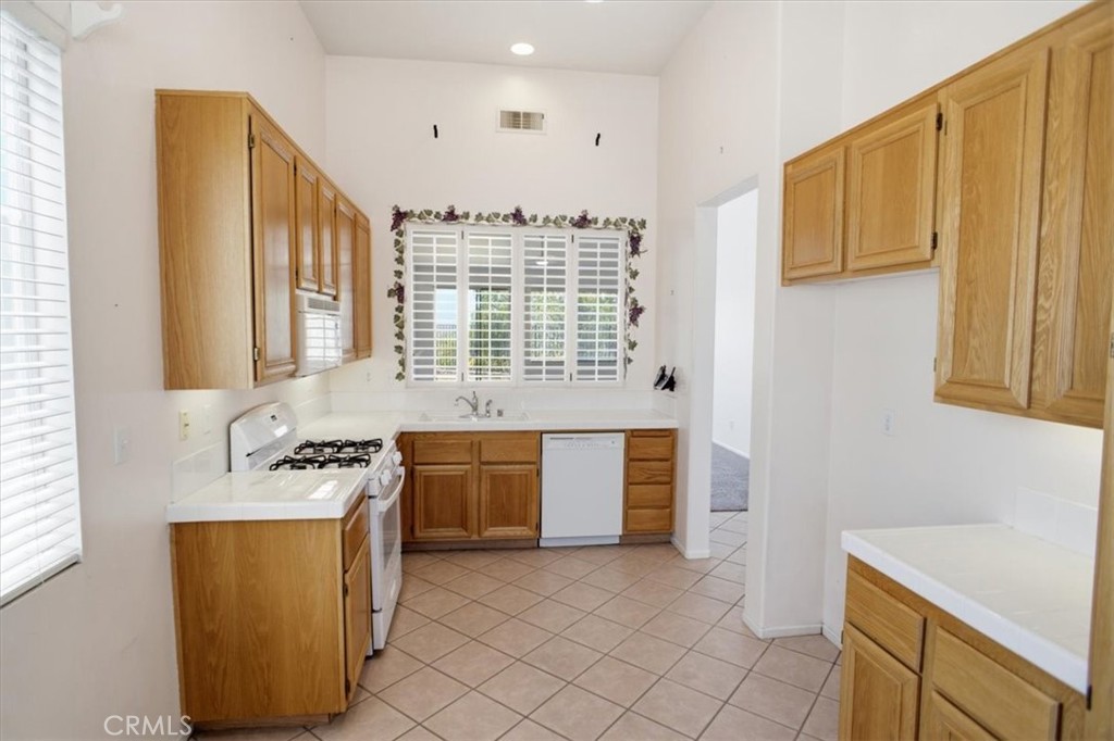 20223 Gratland Property Photo 4