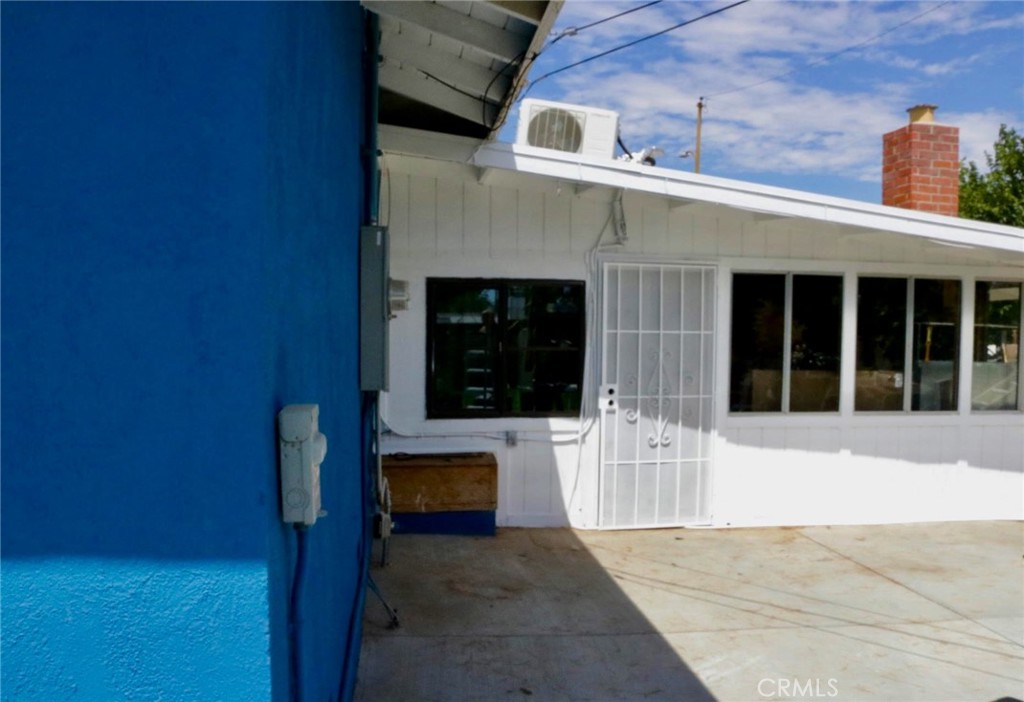44220 Kirkland Property Photo 3