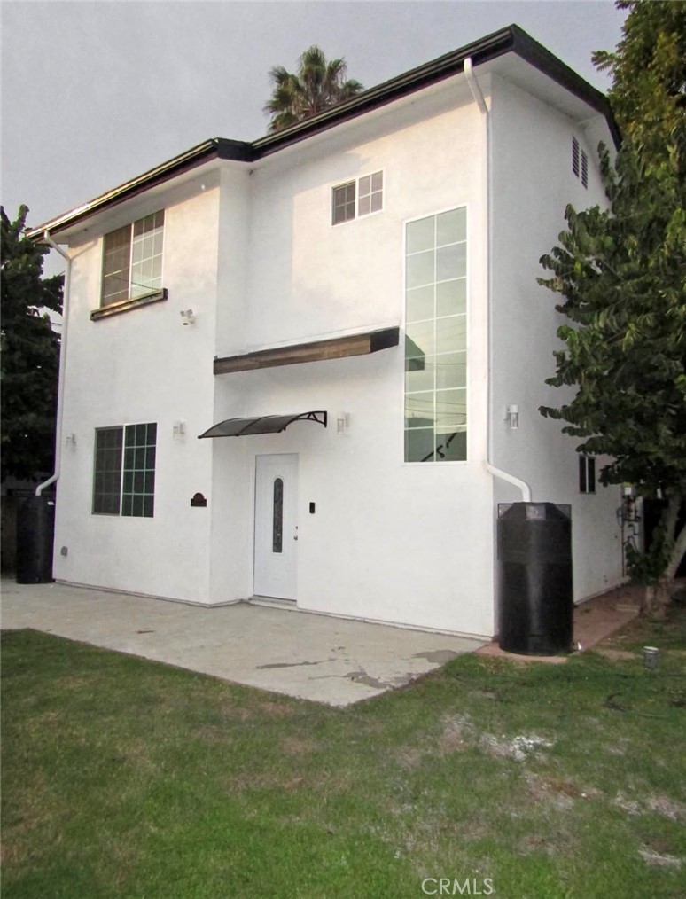16023 Wyandotte Street Property Photo 1