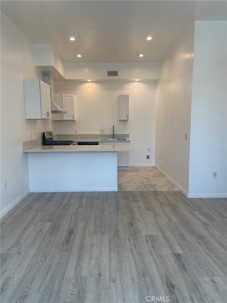 16023 Wyandotte Street Property Photo 2