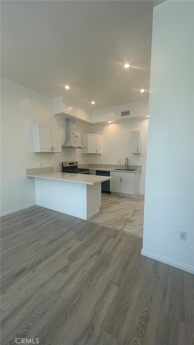16023 Wyandotte Street Property Photo 3
