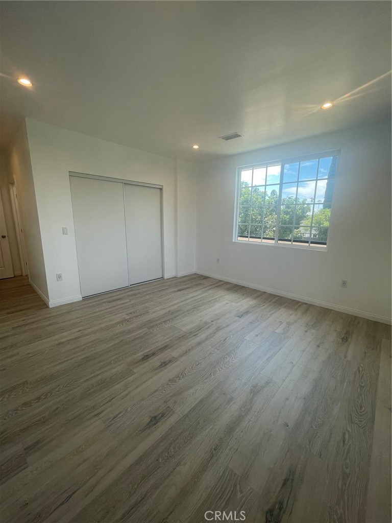 16023 Wyandotte Street Property Photo 6