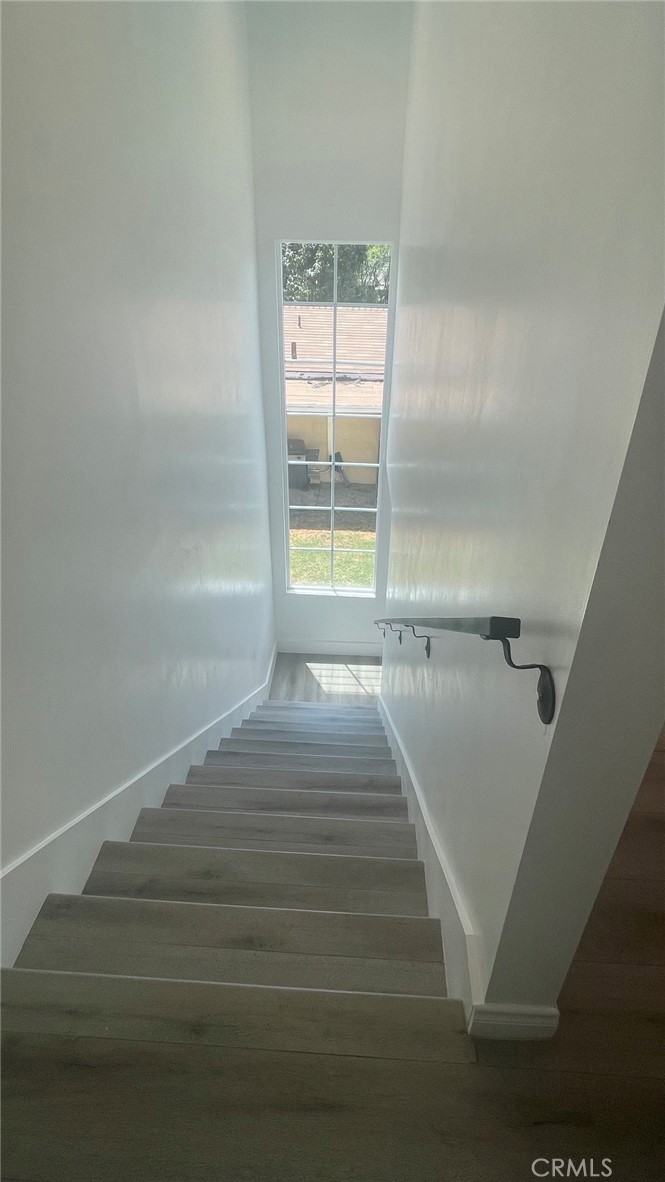 16023 Wyandotte Street Property Photo 9