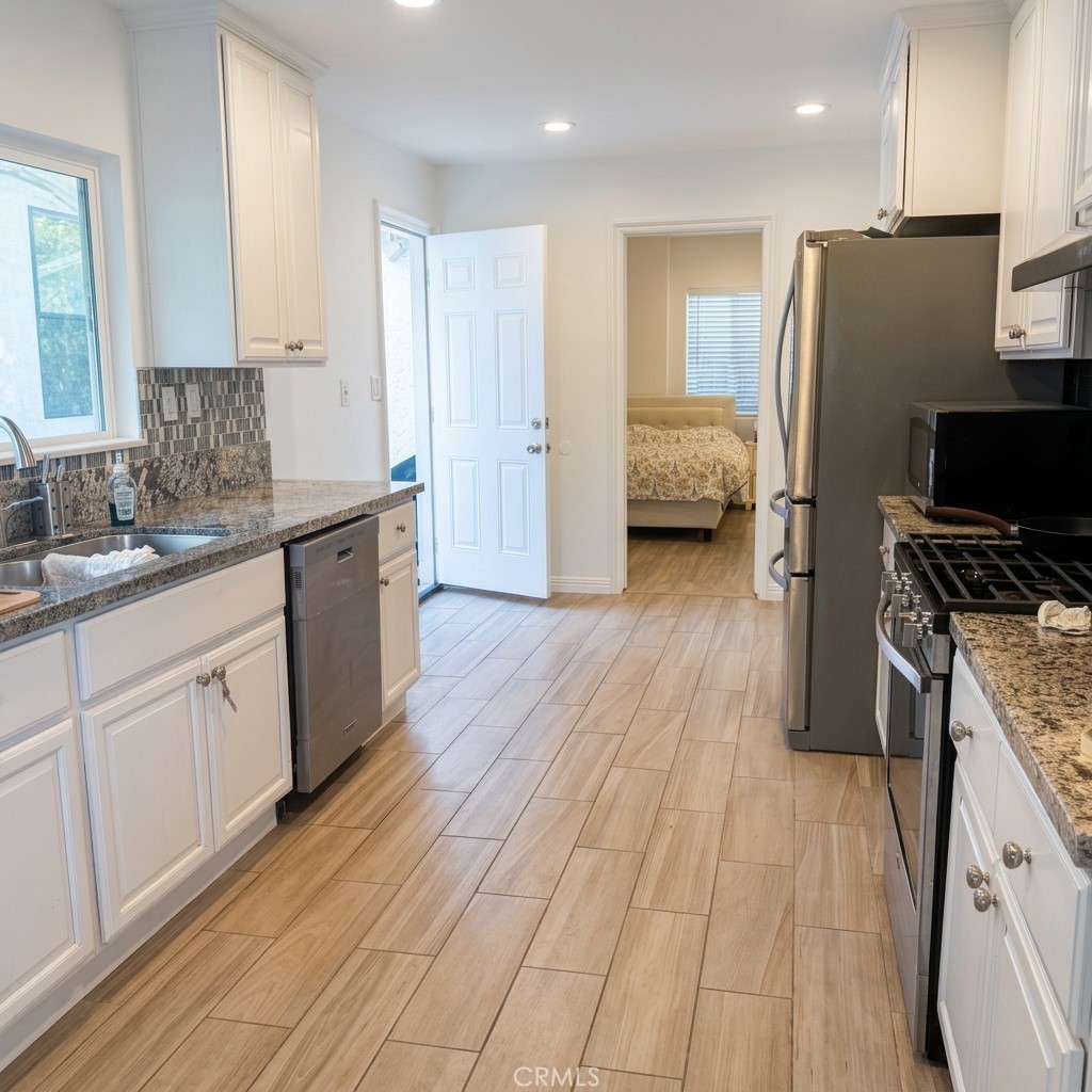 22522 Clarendon Property Photo 2