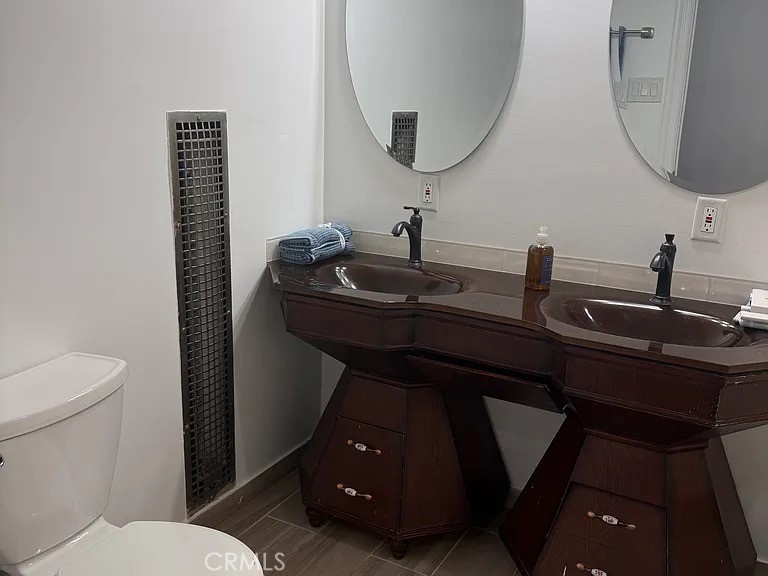 22522 Clarendon Property Photo 10