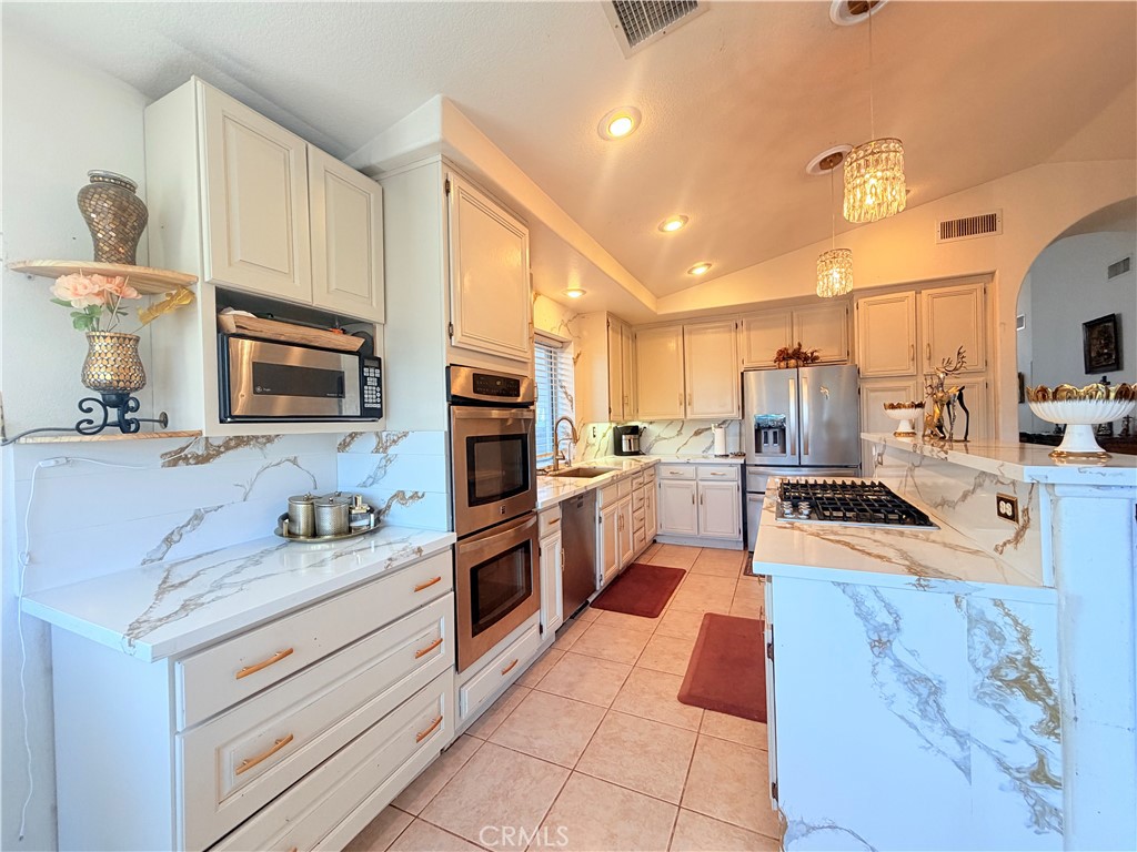20350 Calhaven Property Photo 9