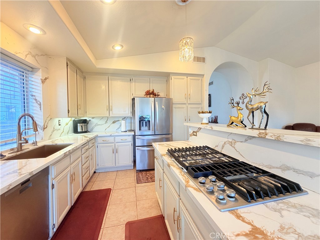 20350 Calhaven Property Photo 10