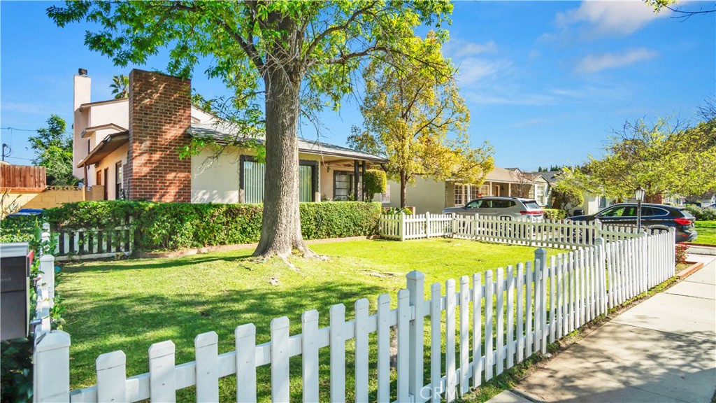 5734 Norwich Property Photo 1