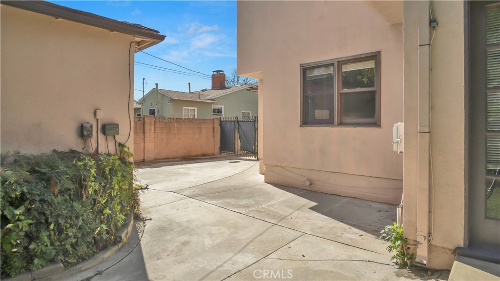 5734 Norwich Property Photo 35