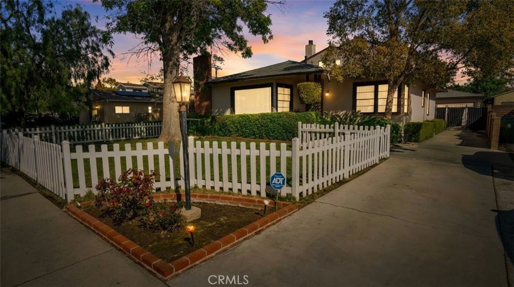 5734 Norwich Property Photo 54