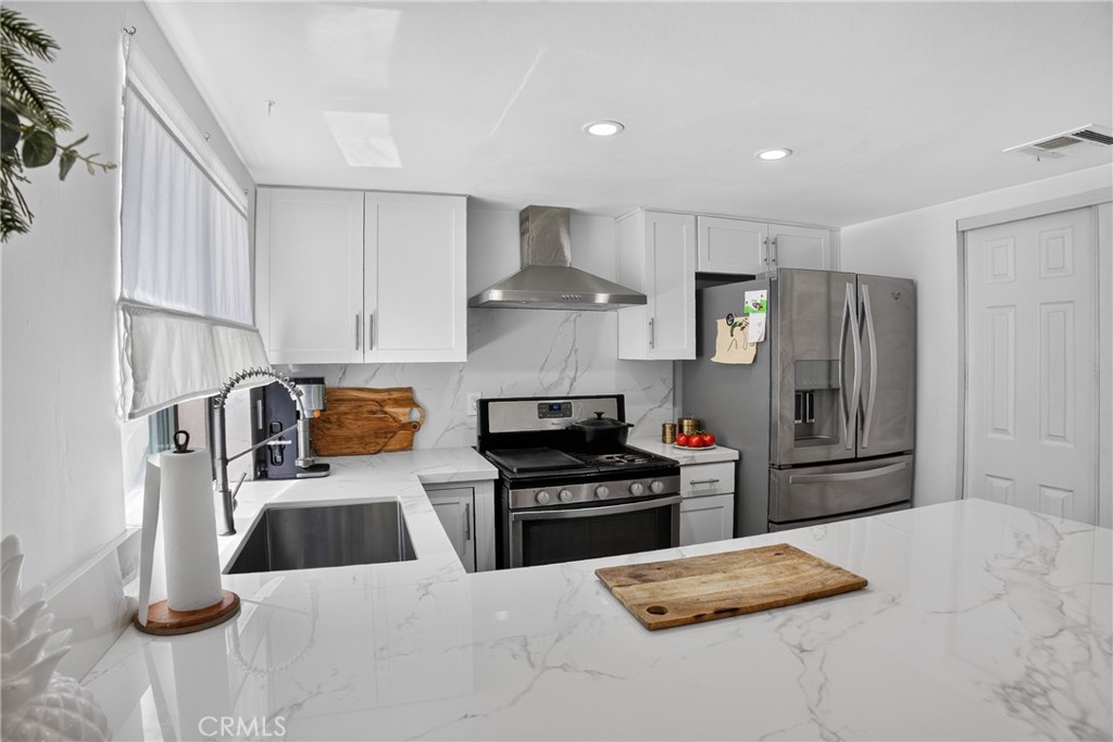 15230 Roxford St 62 Property Photo 11