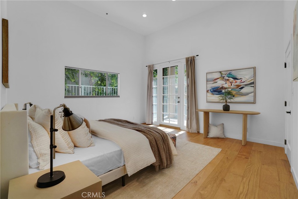 1871 Greenfield Avenue 102 Property Photo 11