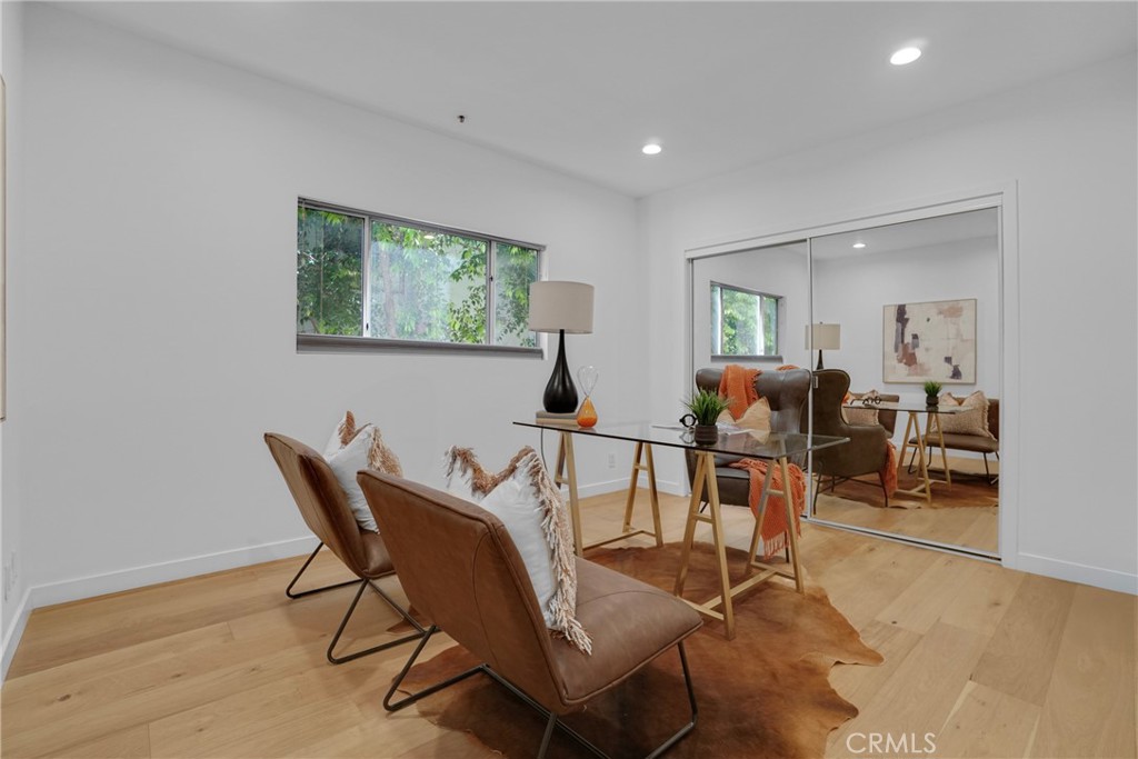 1871 Greenfield Avenue 102 Property Photo 16