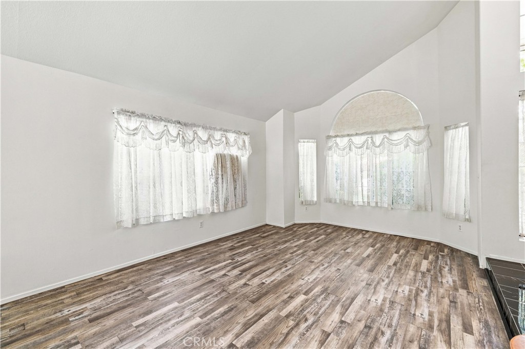 40060 Castana Property Photo 6