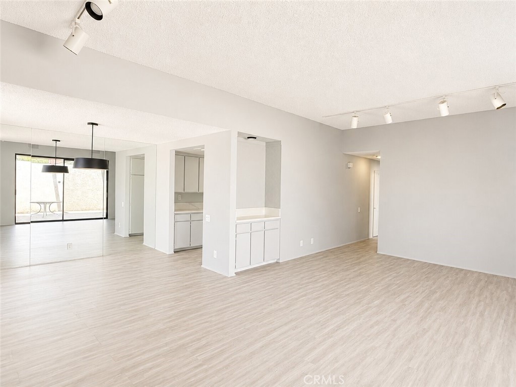 425 N Calle Rolph Property Photo 6