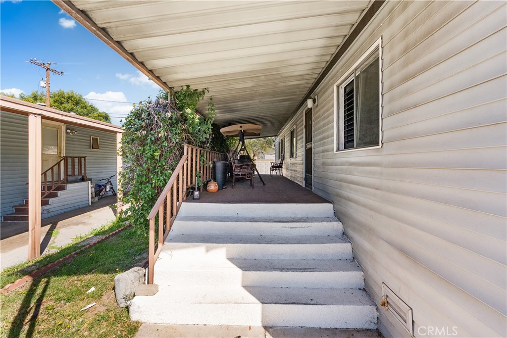 18540 Soledad Canyon 124 Property Photo 14