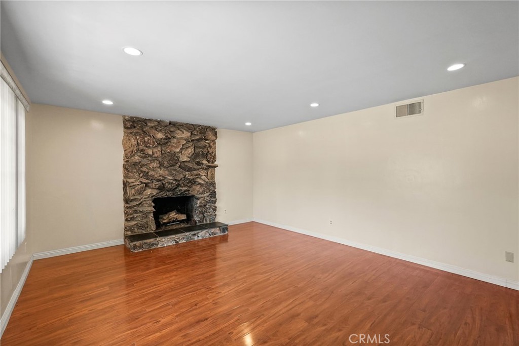 22427 Vanowen Property Photo 8