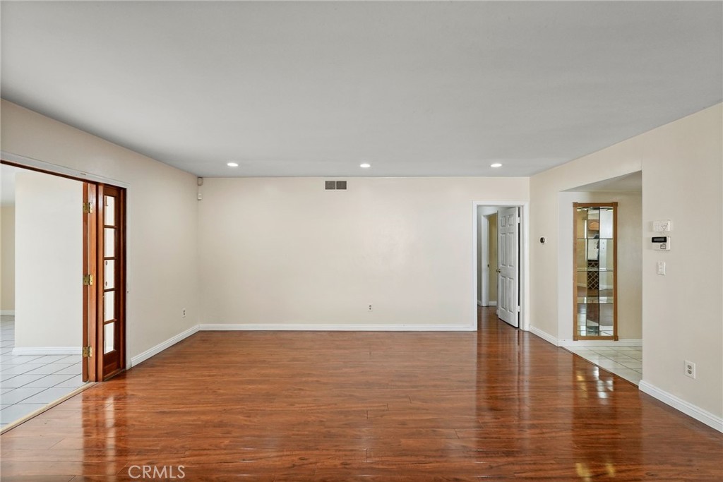 22427 Vanowen Property Photo 12