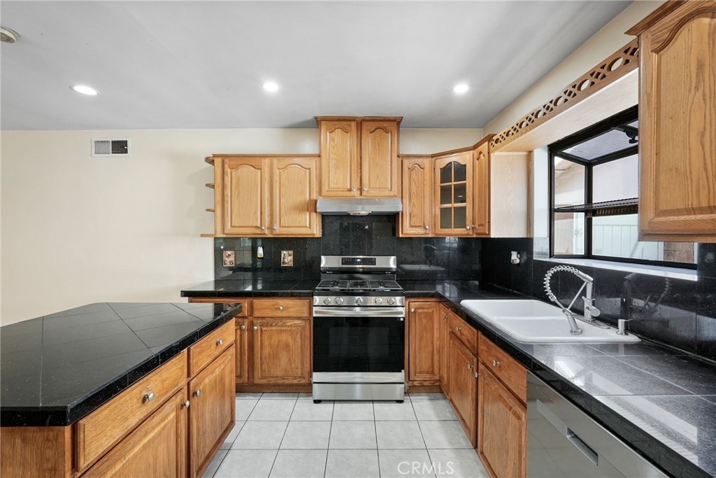 22427 Vanowen Property Photo 15
