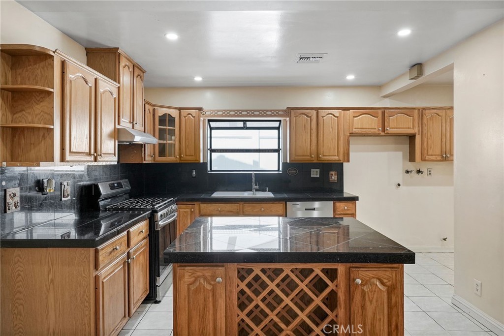 22427 Vanowen Property Photo 16