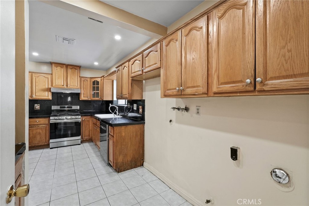 22427 Vanowen Property Photo 18