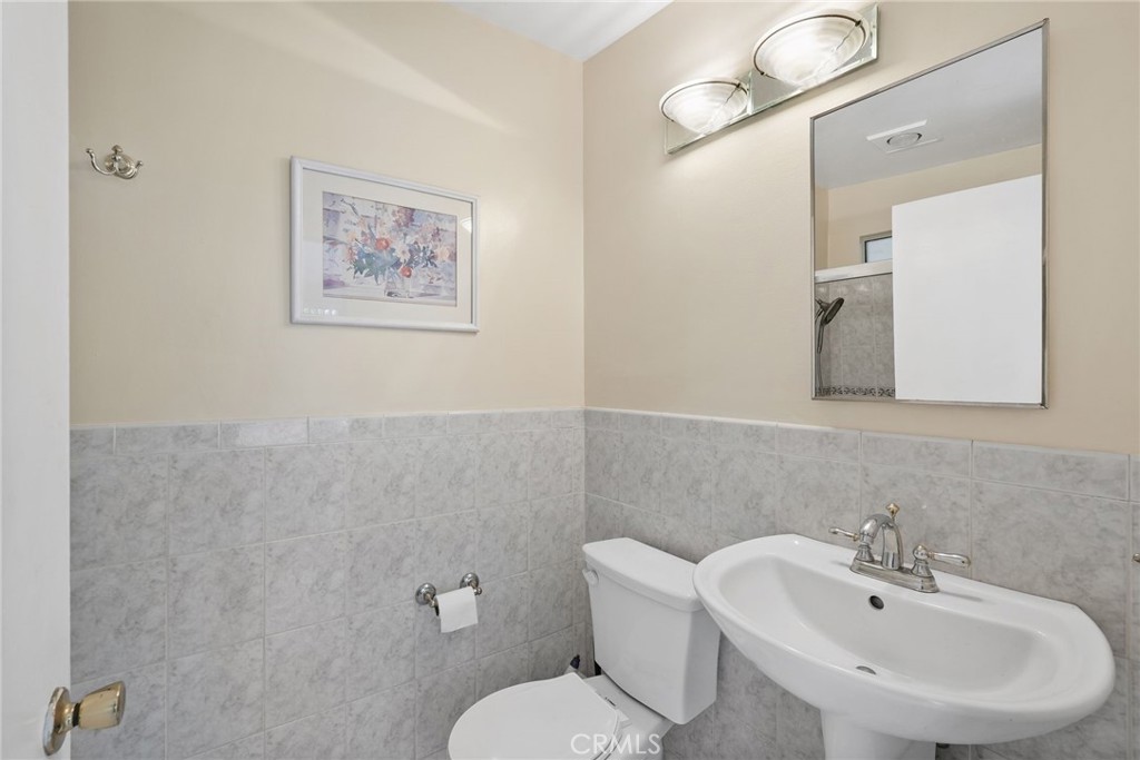 22427 Vanowen Property Photo 24