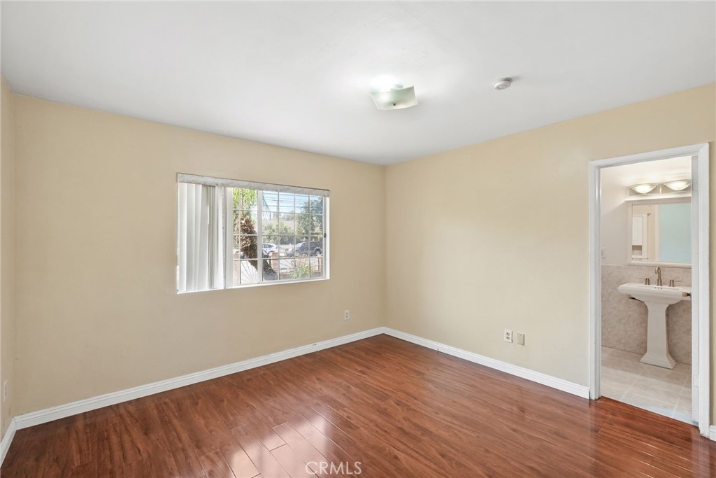 22427 Vanowen Property Photo 27