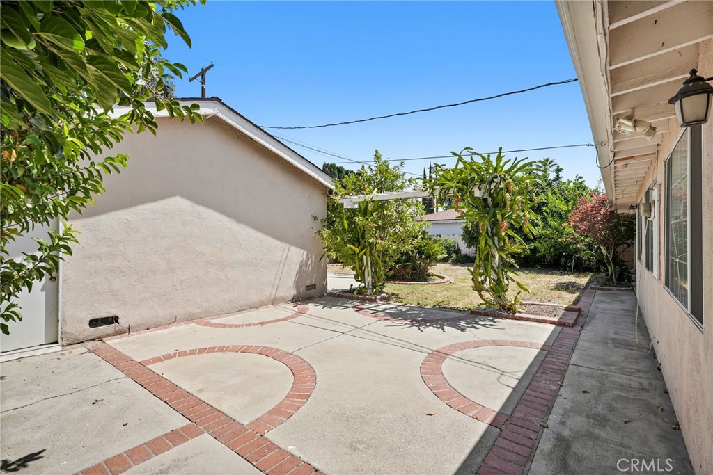 22427 Vanowen Property Photo 43