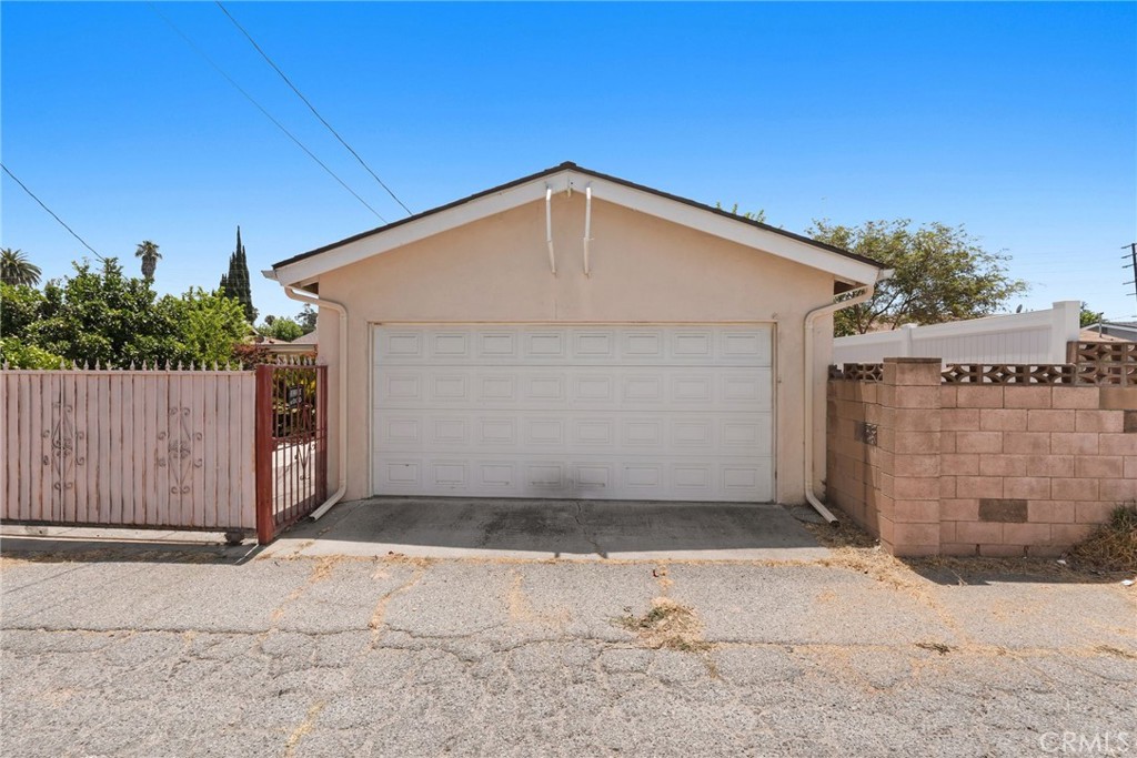 22427 Vanowen Property Photo 44