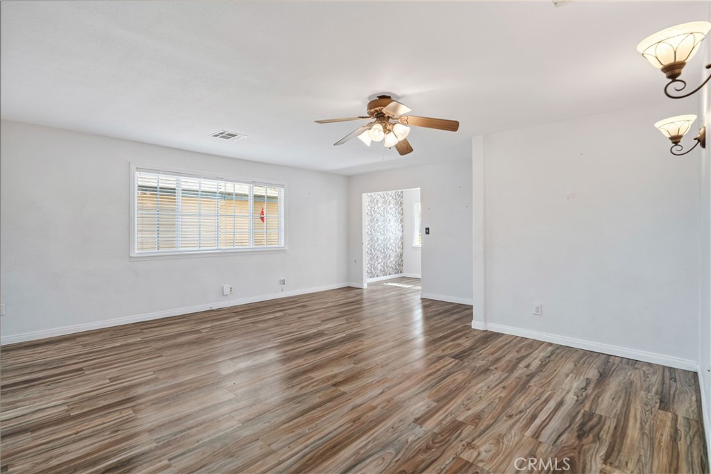 42515 52nd W Property Photo 7