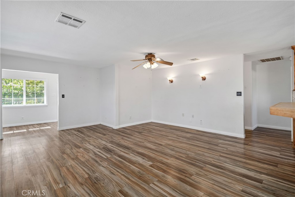 42515 52nd W Property Photo 8