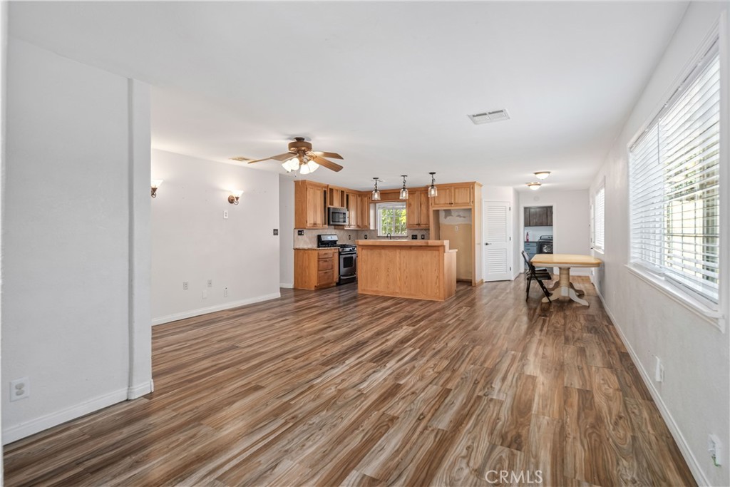 42515 52nd W Property Photo 9