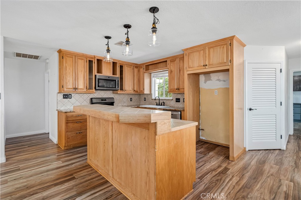 42515 52nd W Property Photo 11
