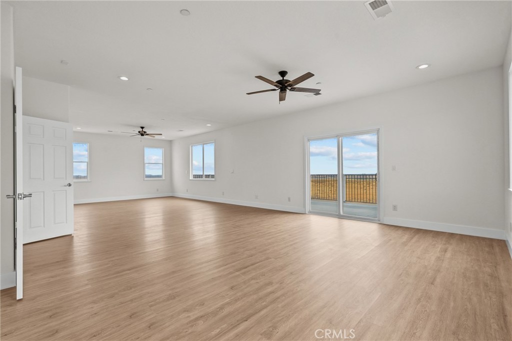 44972 135th W Property Photo 6