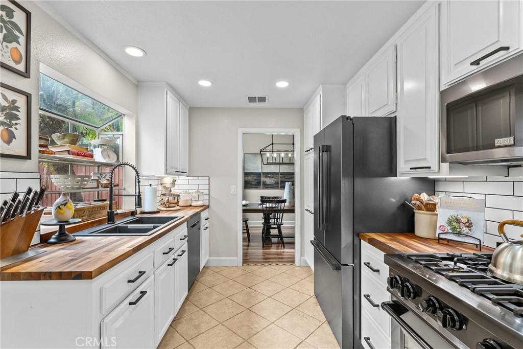 24510 Apple St. Property Photo 11